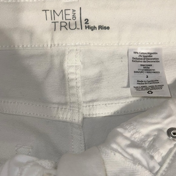 🟣Time and Tru White Jean Shorts – Size 2 - Picture 3 of 4